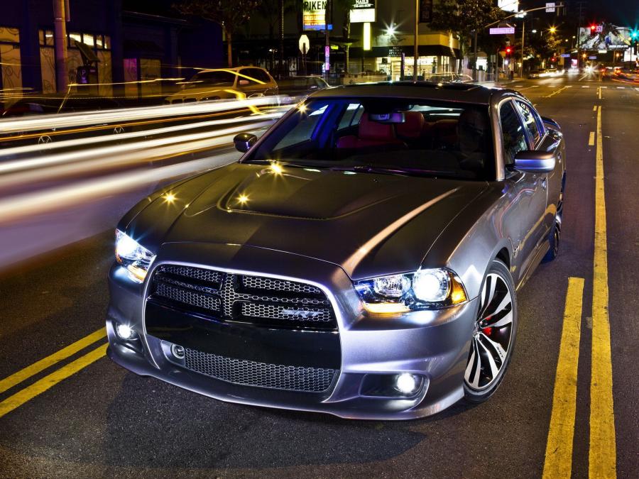  Dodge Charger SRT8 2011 года  (фото 9 из 22)